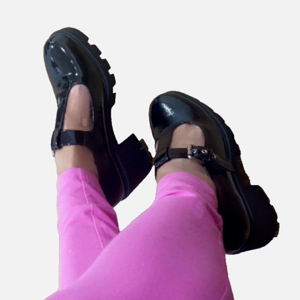 Women Report Nexus Loafers Size 10